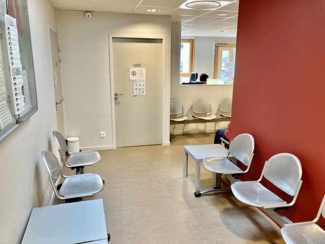 Salle d’attente de la maison de santé de Marennes 69970 Boris Otten Ostéopathe