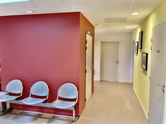 Salle d’attente de la maison de santé de Marennes 69970 Boris Otten Ostéopathe